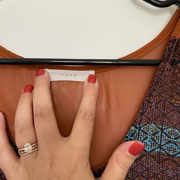 Lush High Low Blouse - Picture 2 of 5